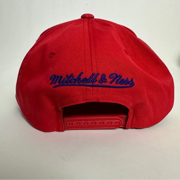 Toronto Raptors Mitchell & Ness Red Snapback - Picture 6 of 6